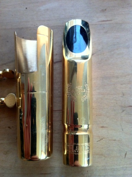 Gesuto Alto Saxophone Mouthpiece Kit Flute Mouthpiece Head with Ligature Reed and Cap Black and Golden 