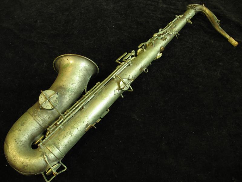 Саксофоны бу. Первый саксофон Адольфа Сакса. Adolphe Sax' Saxophone.